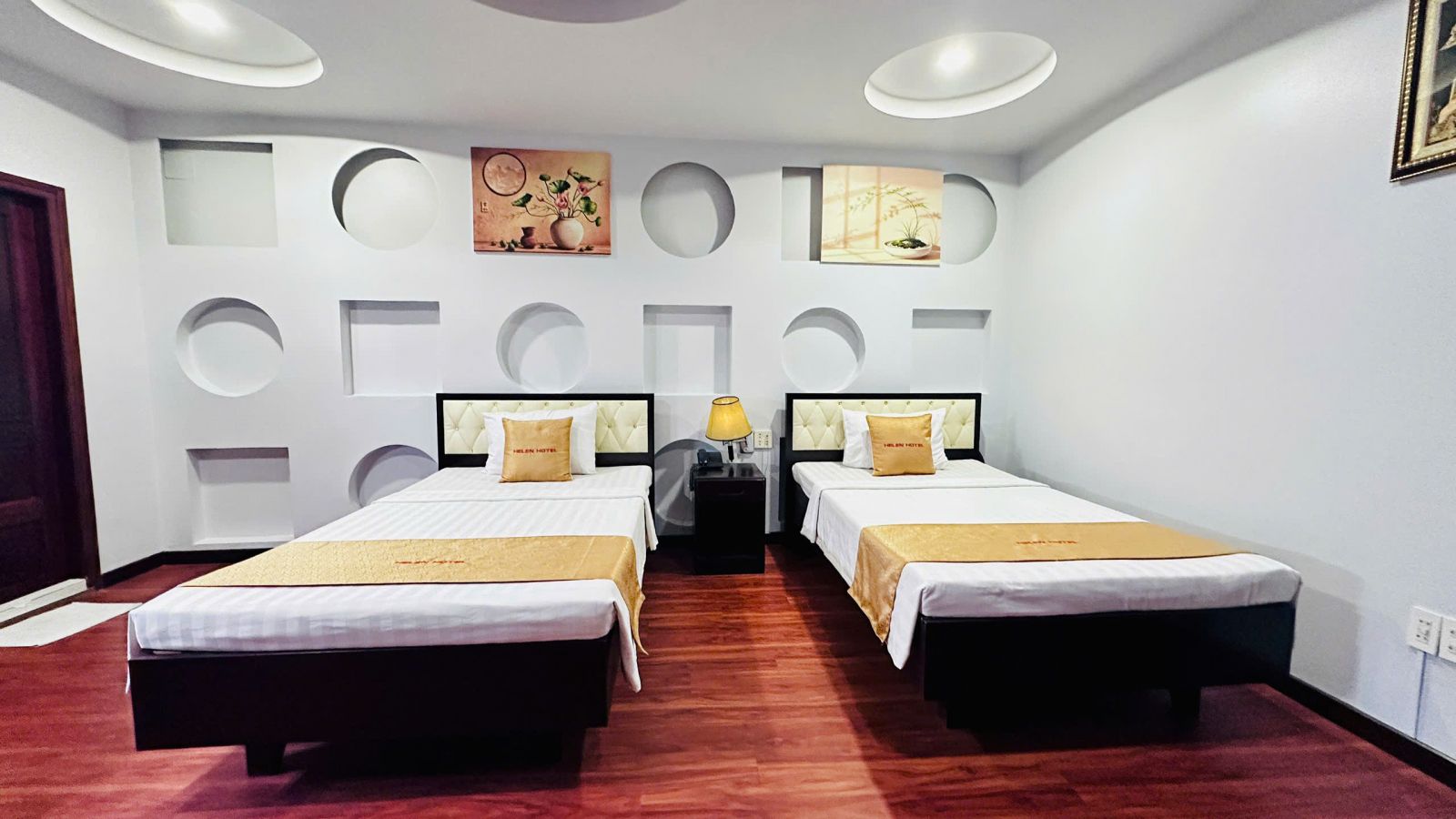 Phòng khách sạn chuẩn Deluxe cho 2 người ở tại Long Xuyên